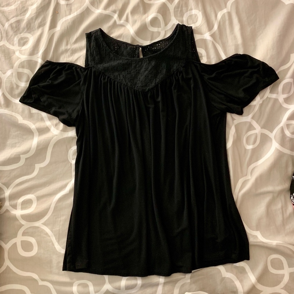 Black cold shoulder top from torrid